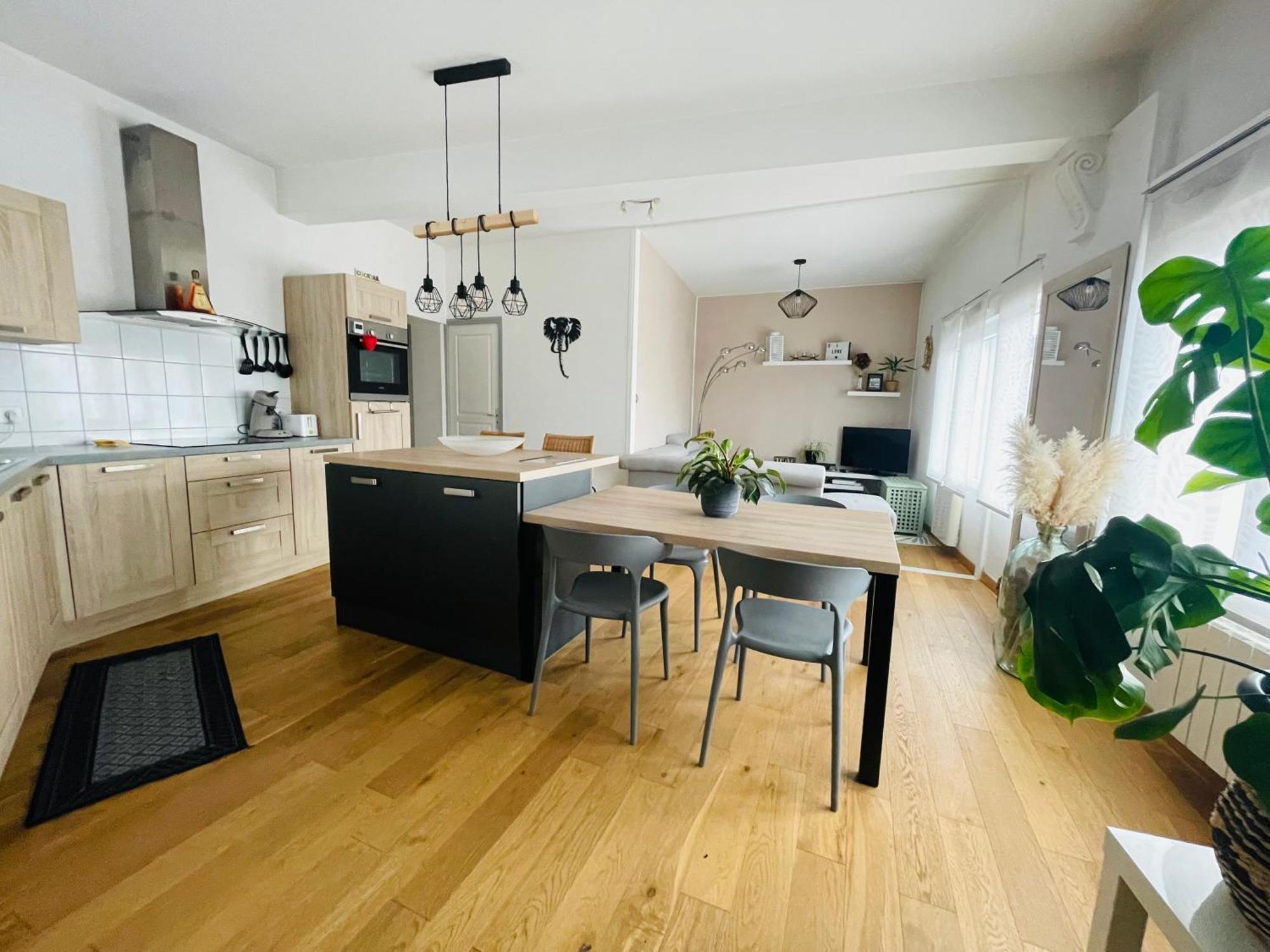 Apartamento Angle 95 Lila Exterior foto